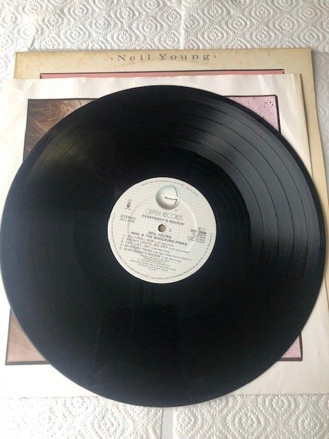 Dischi in vinile: Neil Young – Usato da Aarwangen venduto da Jukebox3 8