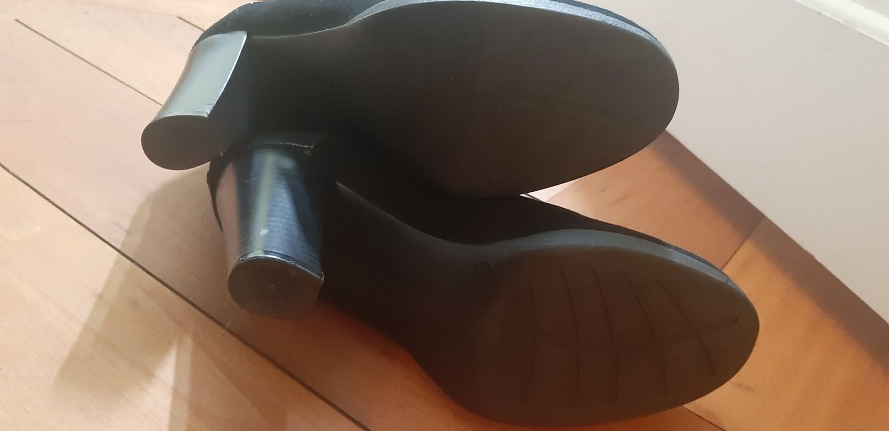 Scarpe da donna: Stiefeletten LEDER Gr. 38 NEUWERTIG bequenm und stabil! – Nuovo (secondo la descrizione) da Zürich venduto da Venecia25 6