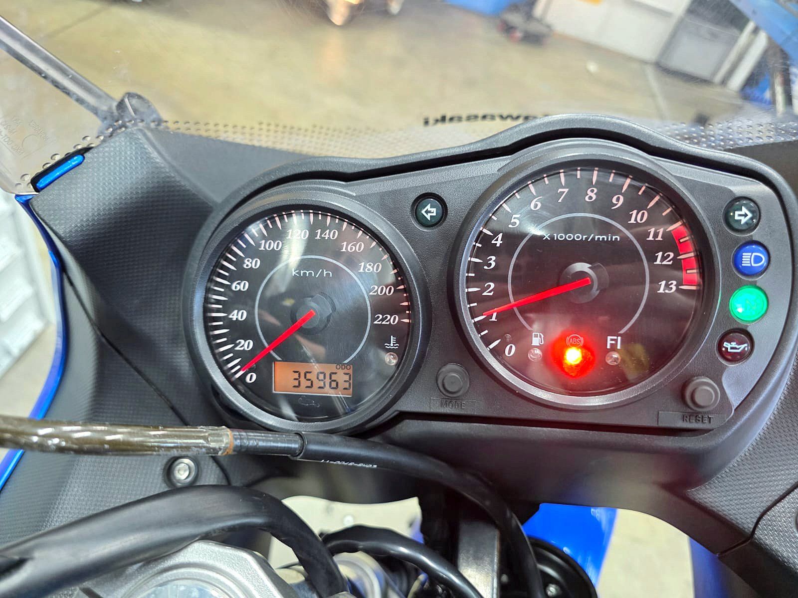 Kawasaki Strada: Kawasaki ER 6F ABS – Usato da Winterthur venduto da MCW 8