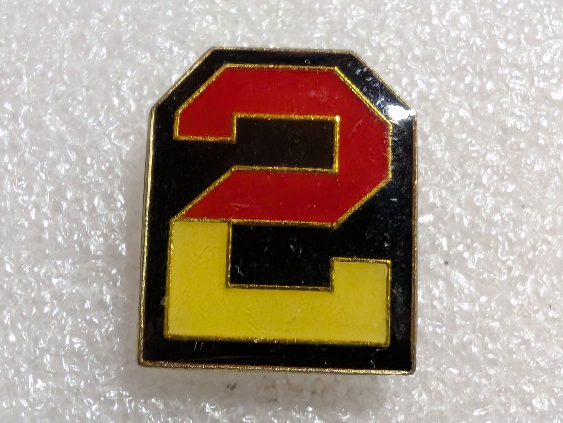 Placchette & Badge: Ansteckpin 297: 2 – Usato da Oppligen venduto da Pin-Fall-Shop