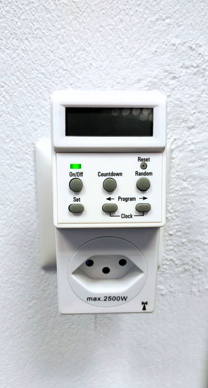 Interruttori: Timer digital IP20, 20 Schaltprogramme – Nuovo (secondo la descrizione) da Bülach venduto da Surbetone 2