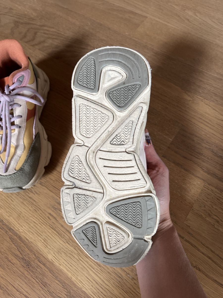 Next Scarpe da uomo: Mädchen Schuhe große 32  – Usato da Bern venduto da leo_6rh9 2