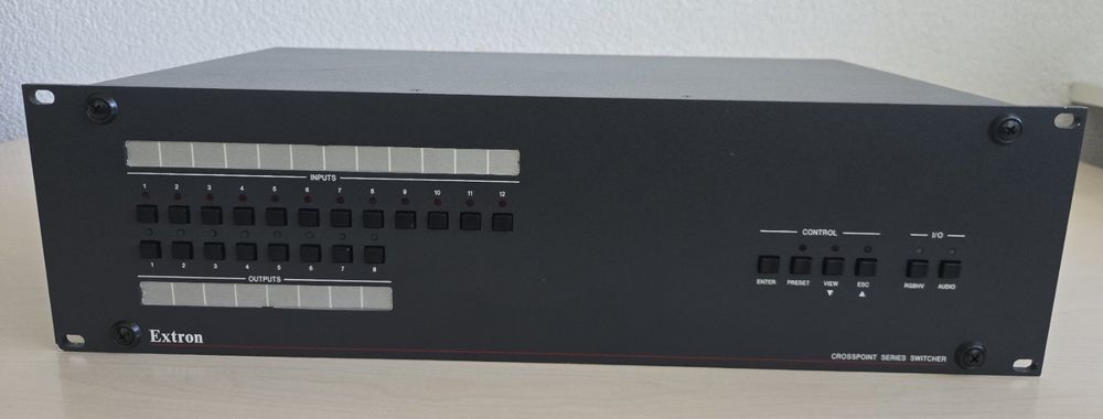 Extron Crosspoint Series Switcher (Gebraucht) in Bulle für CHF 93 – mit ...