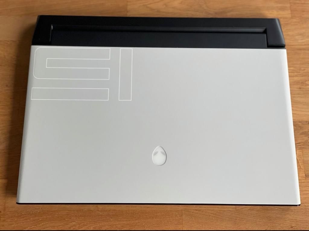 Alienware Notebooks: LAPTOP ALIENWARE M15 R4 – Gebraucht aus Winterthur von  2