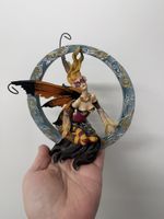 Fantasy Figur, Elfe auf Ring, schön für den Sommergarten