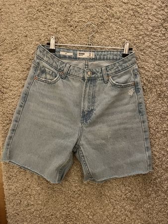 Short jeans