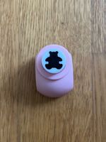 Stanzer mit Teddybär-Motiv