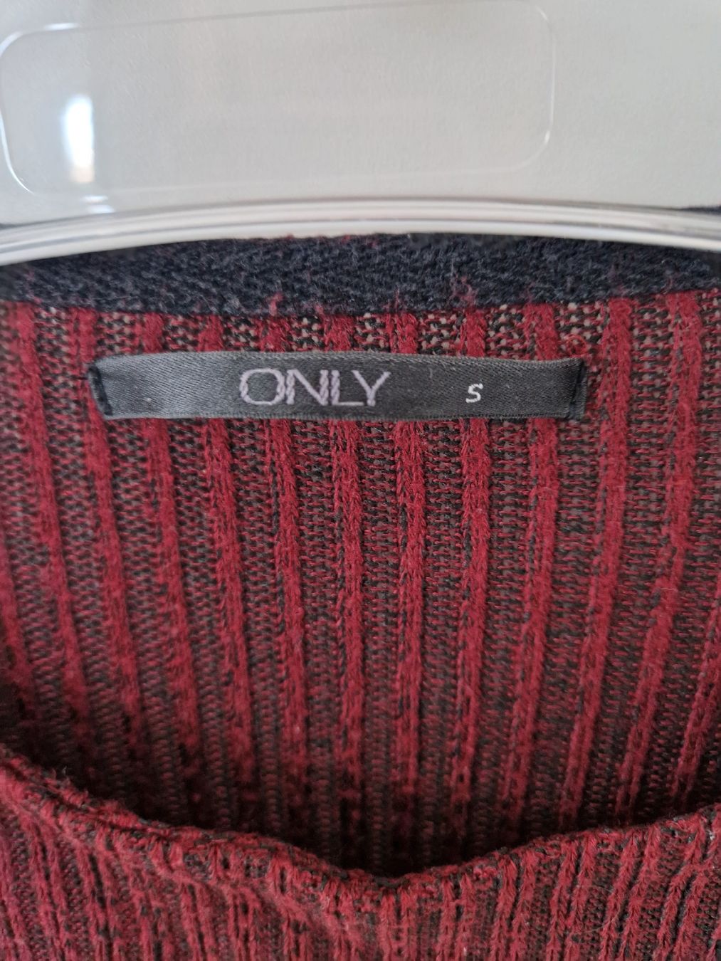 Only Pulls & Sweat-shirts: ONLY Pulli, Grösse S, Weinrot – D'occasion à Niederrohrdorf par Miripfiri 1