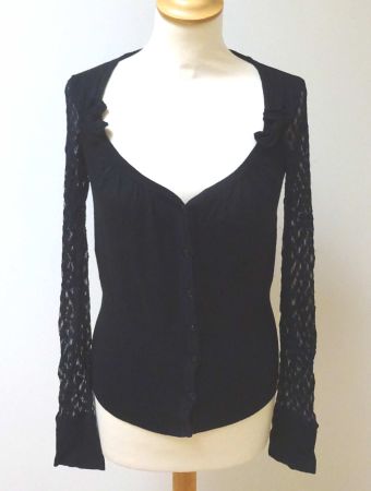 Morgan - Strickjacke mit Spitzenärmeln - schwarz - Gr. S/M