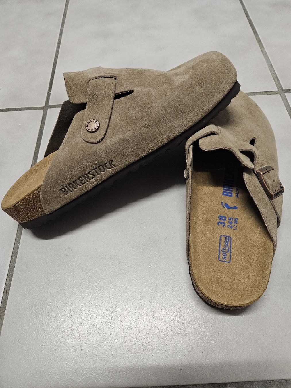 Birkenstock Scarpe da uomo: Birkenstock Boston -  Taupe - EU 38  – Nuovo (secondo la descrizione) da Lostallo venduto da OwiMarket 1