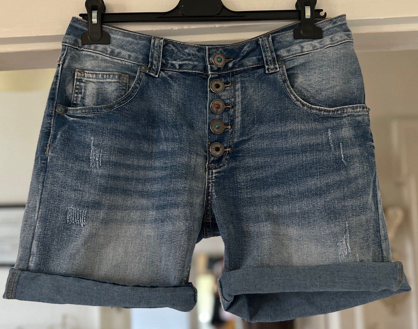 Jeans: SHORTS JEANS! M – Nuovo e nell'imballaggio originale da Locarno venduto da NicoNion