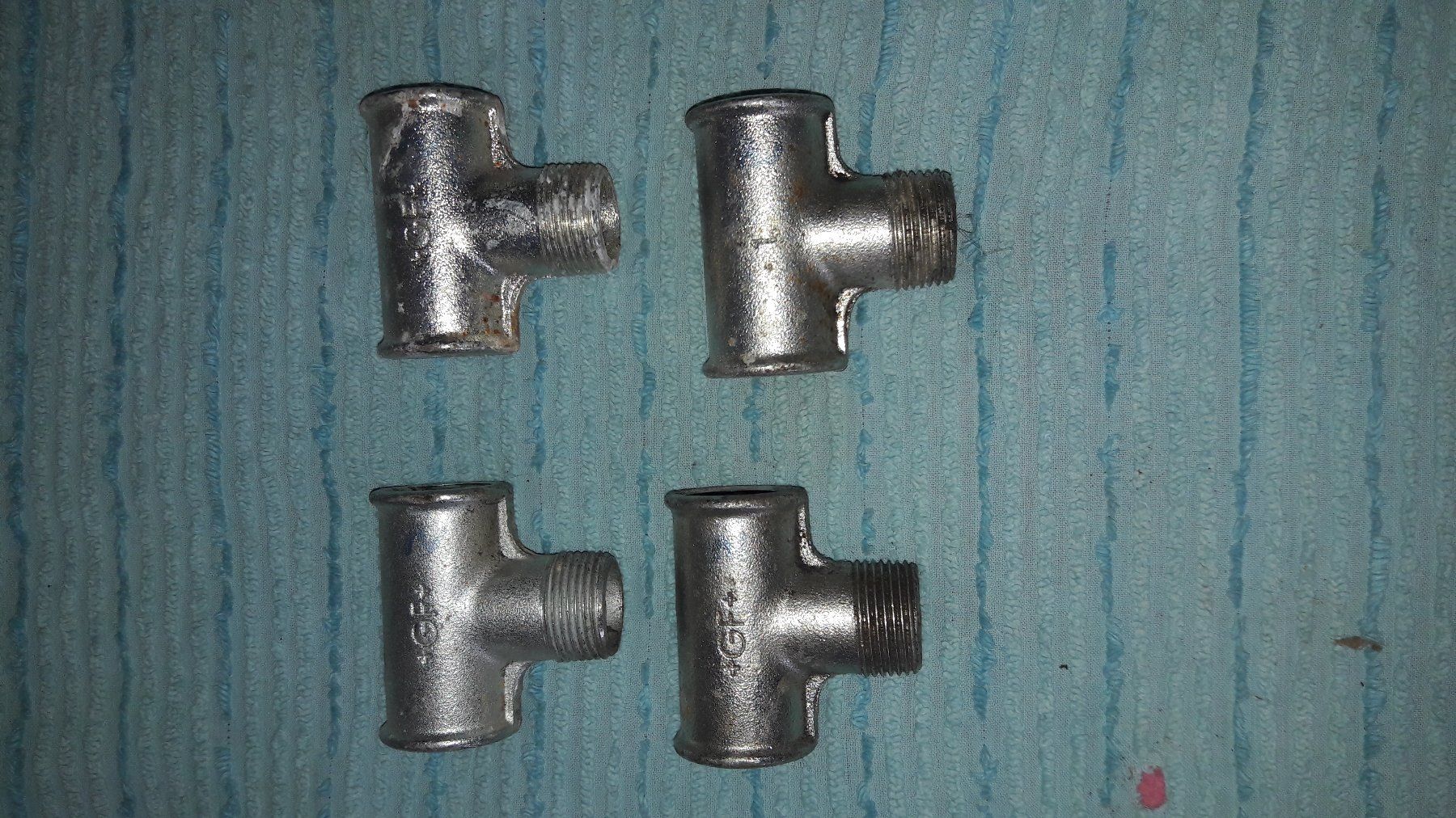 Tutti pezzi di ricambio auto: T-Stück, Set 2, 4 Stück – Usato da Laufen venduto da Mann455