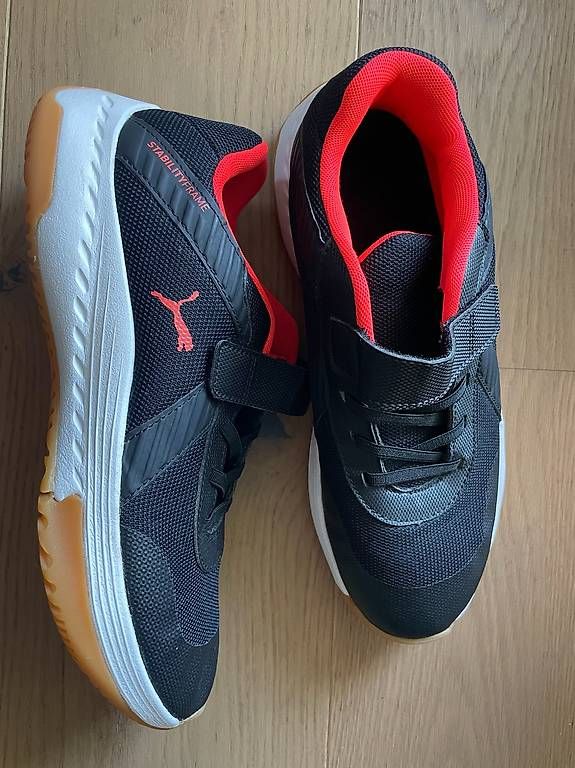 Herrenschuhe: Chaussures de sport Puma taille 39 – Gebraucht aus Bavois von Nanao12