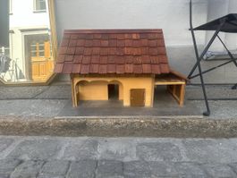 Puppenhaus aus Holz mit Zubehör!
