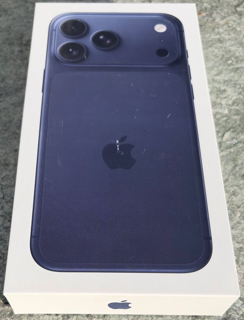 Apple Portables: iPhone 17 Pro Max – Neuf avec emballage d'origine à Muttenz par Johnny_Wishbone69