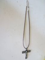Halsschmuck Kreuz 2