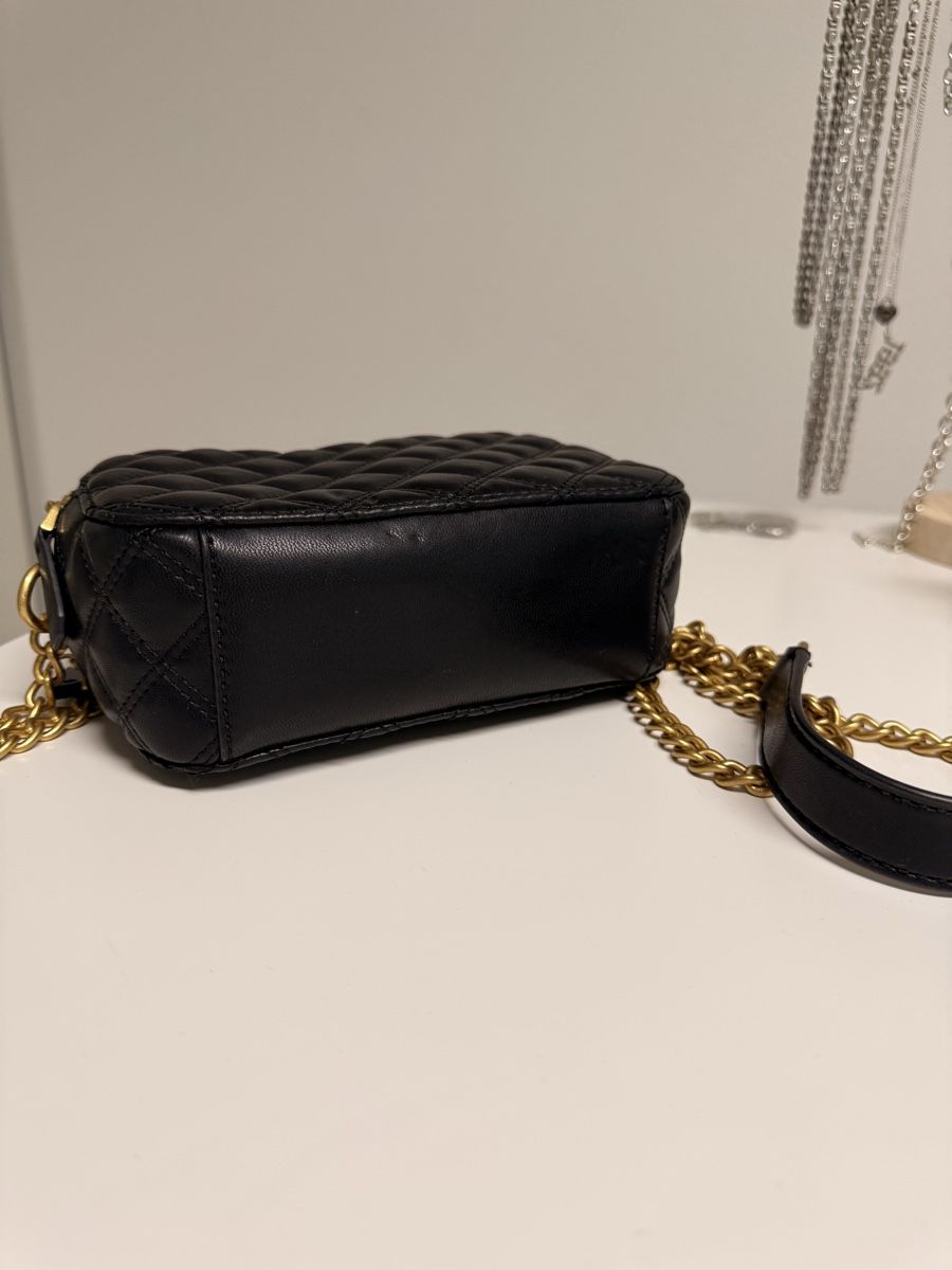 Guess Borse da donna: Guess Umhängetasche – Usato da Dübendorf venduto da Debbiedeborah 3
