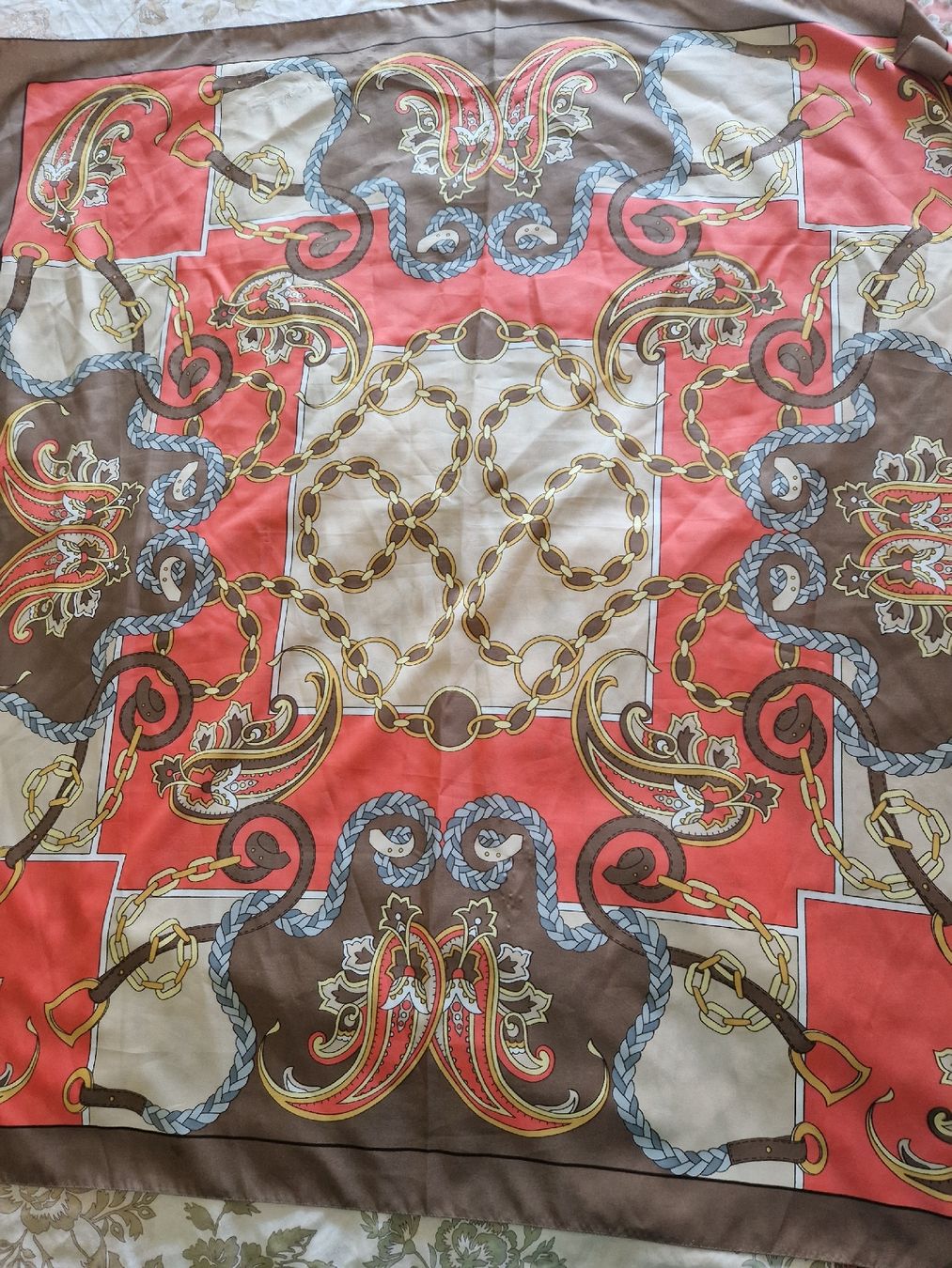 Foulard & Sciarpe: Foulard Pier Olivier – Usato da SAXON venduto da Mariposita1428