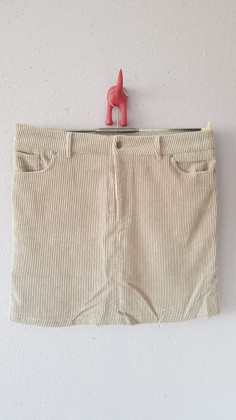 Röcke: Jupe en velours cotelé blanc cassé taille L – Neu und originalverpackt aus Versoix von aline_b