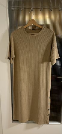 Robe mi-longue Pull&Bear beige