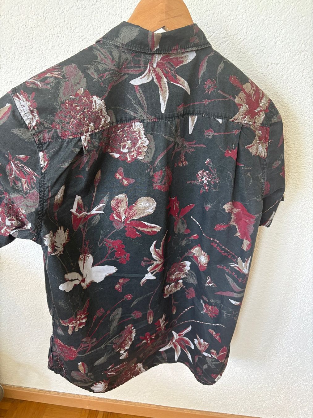 Vans Camicie: Vans Herrenhemd Kurzarm mit Blumenmuster – Usato da Gravesano venduto da ric_dime 2