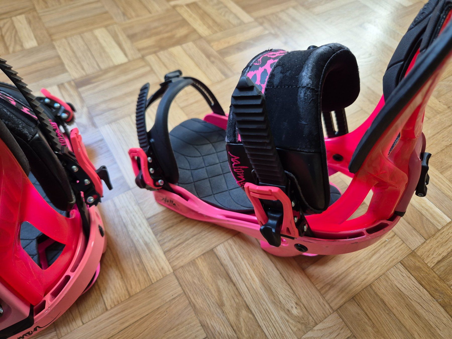 Salomon Fixations: Salomon Snowboardbindungen pink-schwarz – D'occasion à Au ZH par dae_pkq7 3