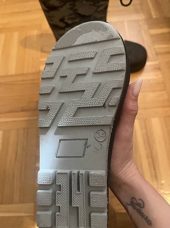 Scarpe per ragazzi: Bottes de pluie taille 34 – Usato da Cugy FR venduto da mcm_c89l 1