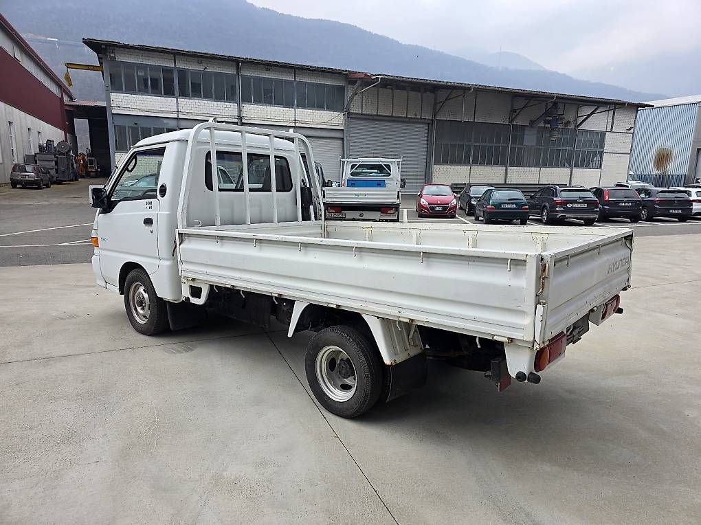 Veicoli commerciali: Hyundai H100 Collaudato – Usato da Cadenazzo venduto da LuismacchineSagl 2