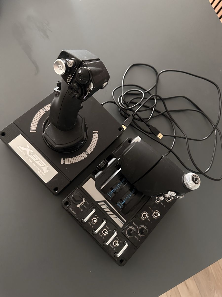 Logitech Controller: Logitech/Saitek X-56 Rhino HOTAS – Usato da Berikon venduto da bio_h8tn