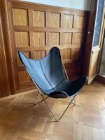 Butterfly Chair Leder schwarz Metallgestell in gutem Zustand