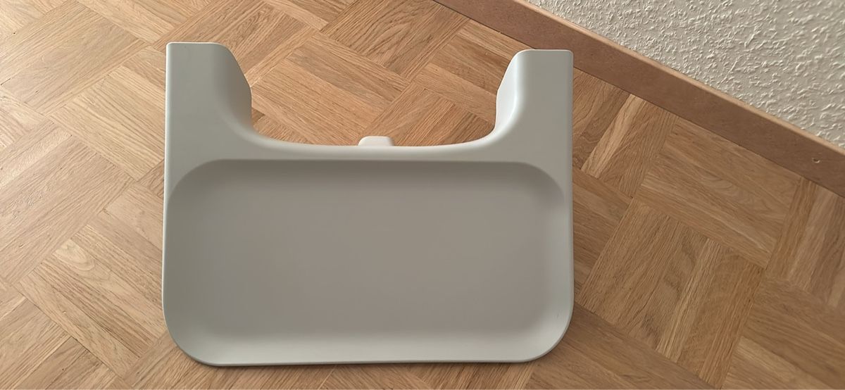 Stokke Hochstühle: Plateau repas stokke clikk tray chaise bébé – Neu (gemäss Beschreibung) aus Carouge GE von Leeleelee2