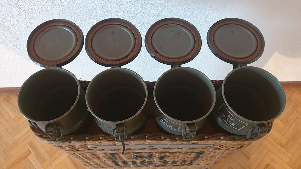 Altro in Decorazioni & Accessori: Militär Rackrohr Behälter – Usato da Rottenschwil venduto da Willys_jeep 4