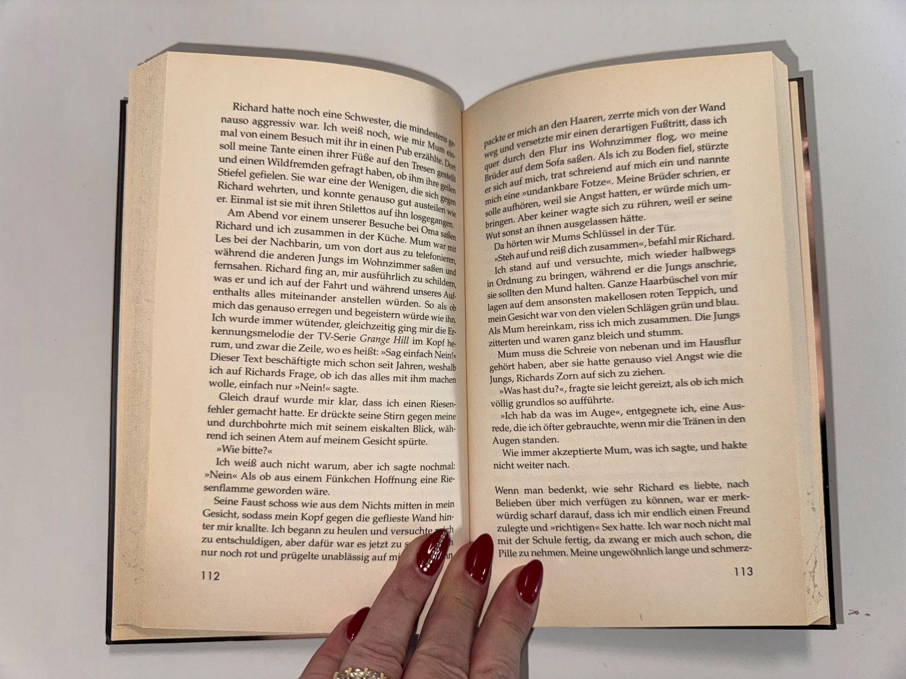 Livres: Buch: Ausgeliefert, Jane Elliott – D'occasion à Grosswangen par Second_hand_paradise 3