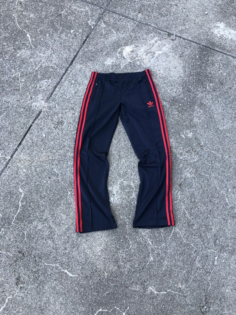 Adidas Pantalons: Adidas Track Pants – D'occasion à Fribourg par ann_l9b7