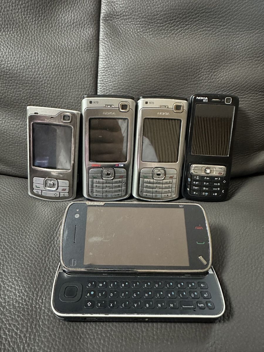 Nokia Telefoni cellulari / Smartphones: Nokia N Series 5x – Difettoso da Heerbrugg venduto da Amazon38
