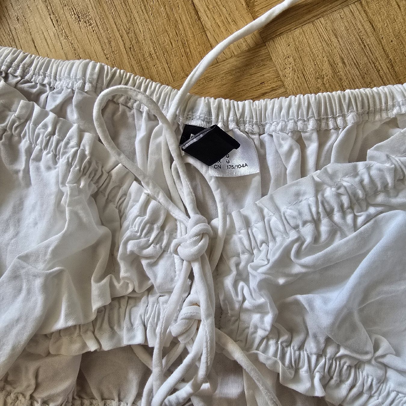 H&M Top: 3pcs H&M Summer Tops L – Usato da Basel venduto da DaniJohni 2