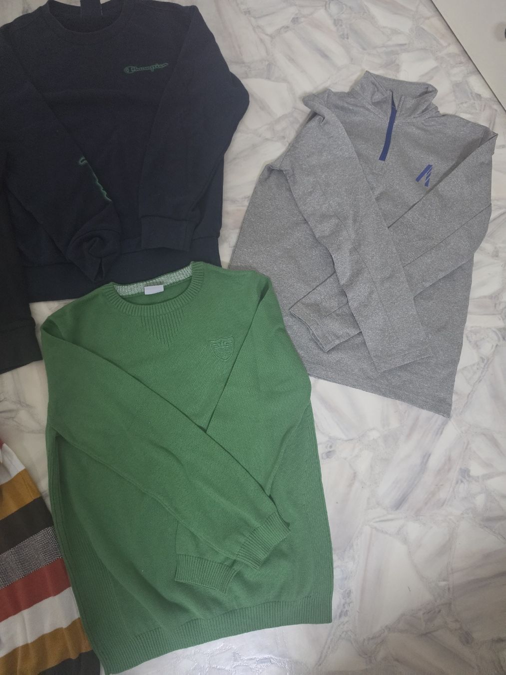 Ensembles coordonnés: Jungen pullover 134/140 – D'occasion à Zürich par ege_2ghf 2