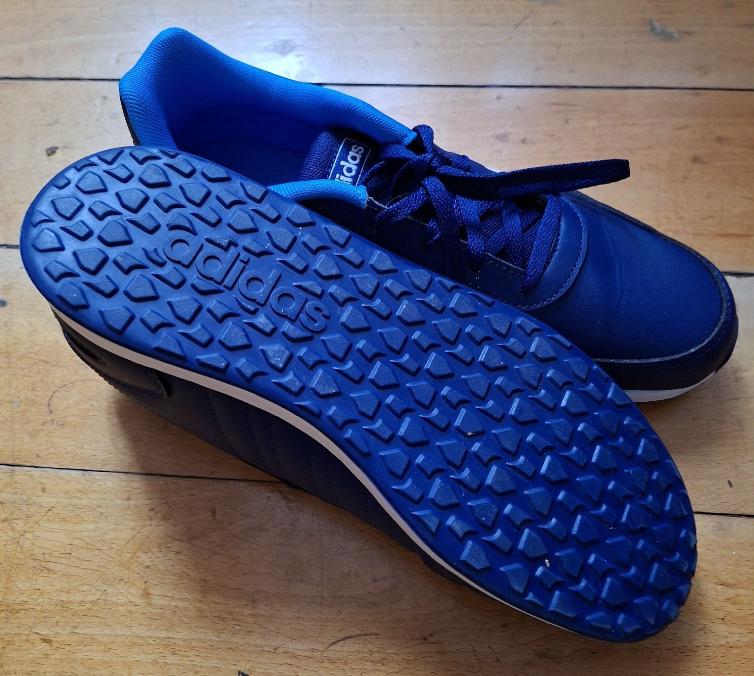 Adidas Chaussures hommes: basket Adidas 39,5 – Neuf (Voir description) à Delémont par christelle1976 2
