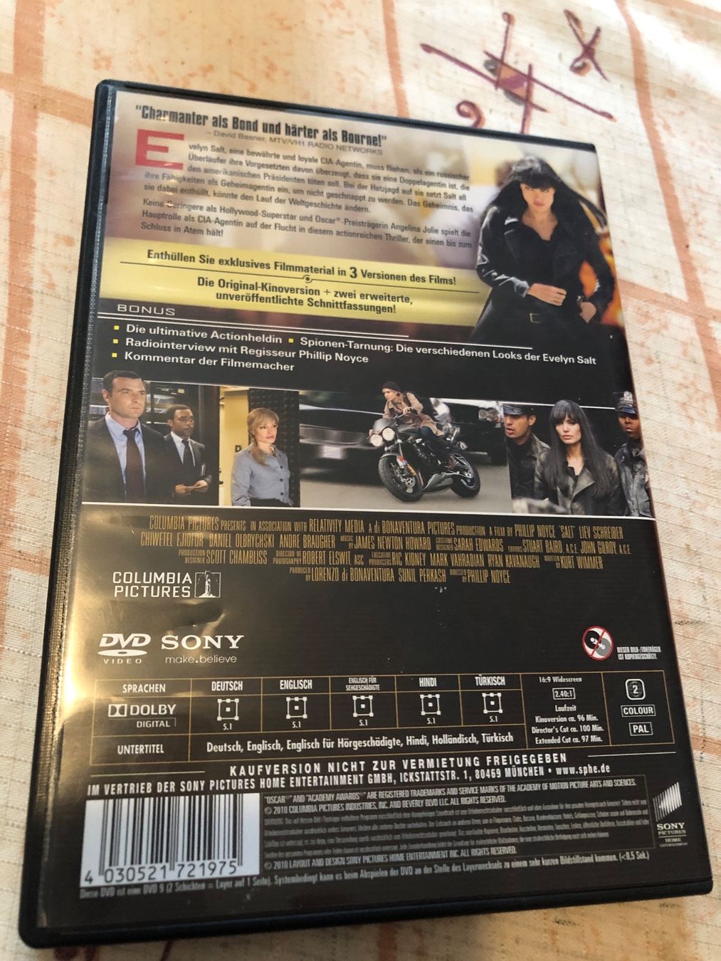 Tutti i DVDs: Salt Deluxe Extended Edition – Nuovo (secondo la descrizione) da Schaffhausen venduto da D-MAC 1