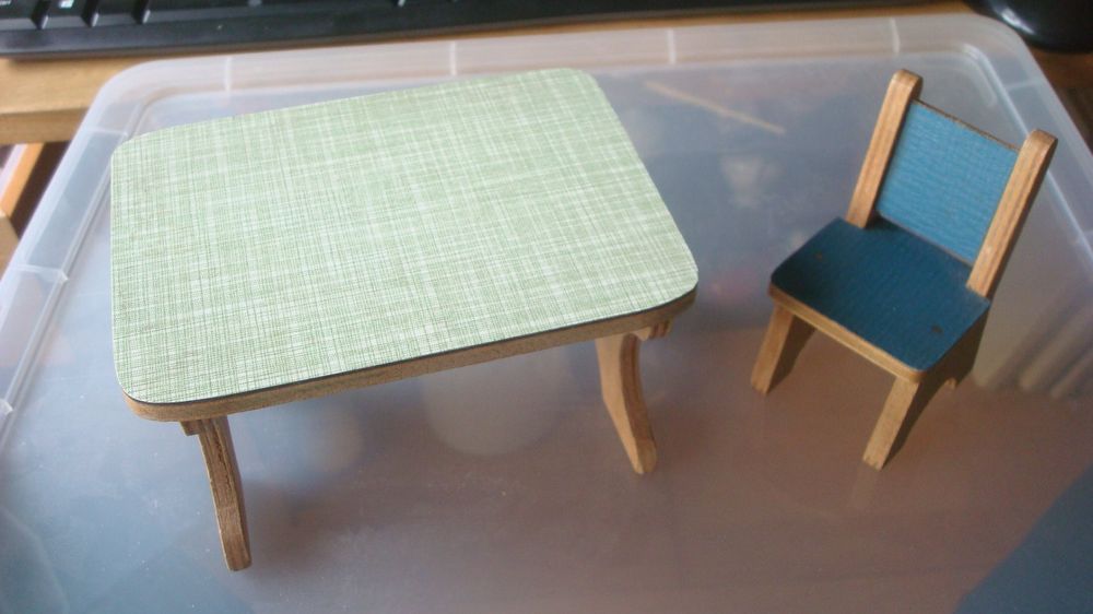 Miniatur Holzstuhl - Deko Für Puppenhaus & Modelle 7,8cm