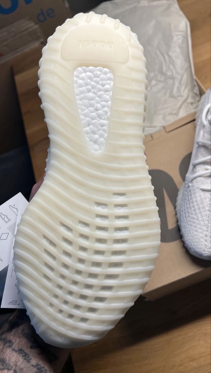 Adidas Scarpe da uomo: Yeezy Boost 350 V2 "Bone Weiss” – Nuovo e nell'imballaggio originale da Rümlang venduto da KM95 2