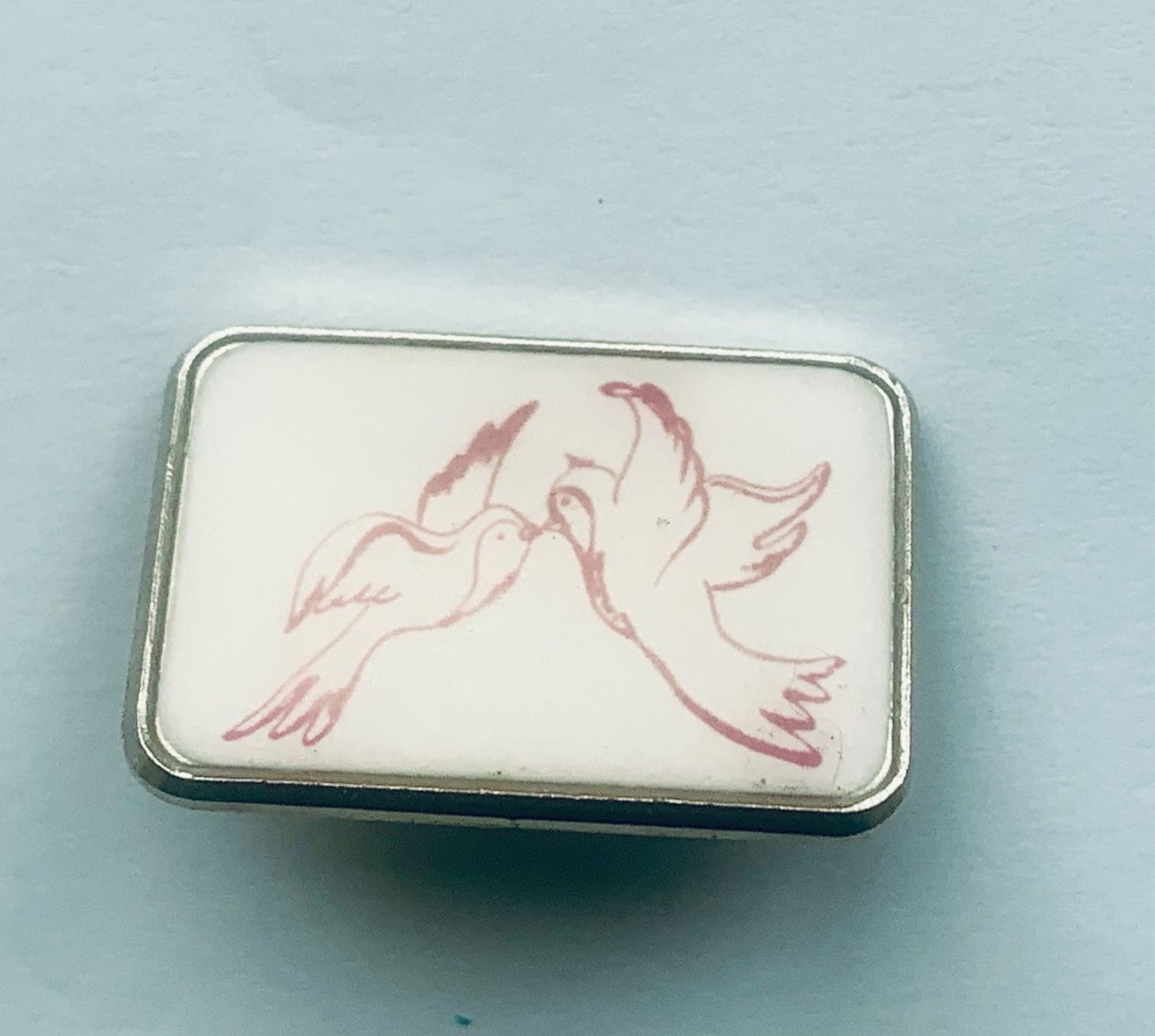 Placchette & Badge: PIN / Ansteckpin 2 Tauben – Usato da Bern venduto da Flora.Sonea 1