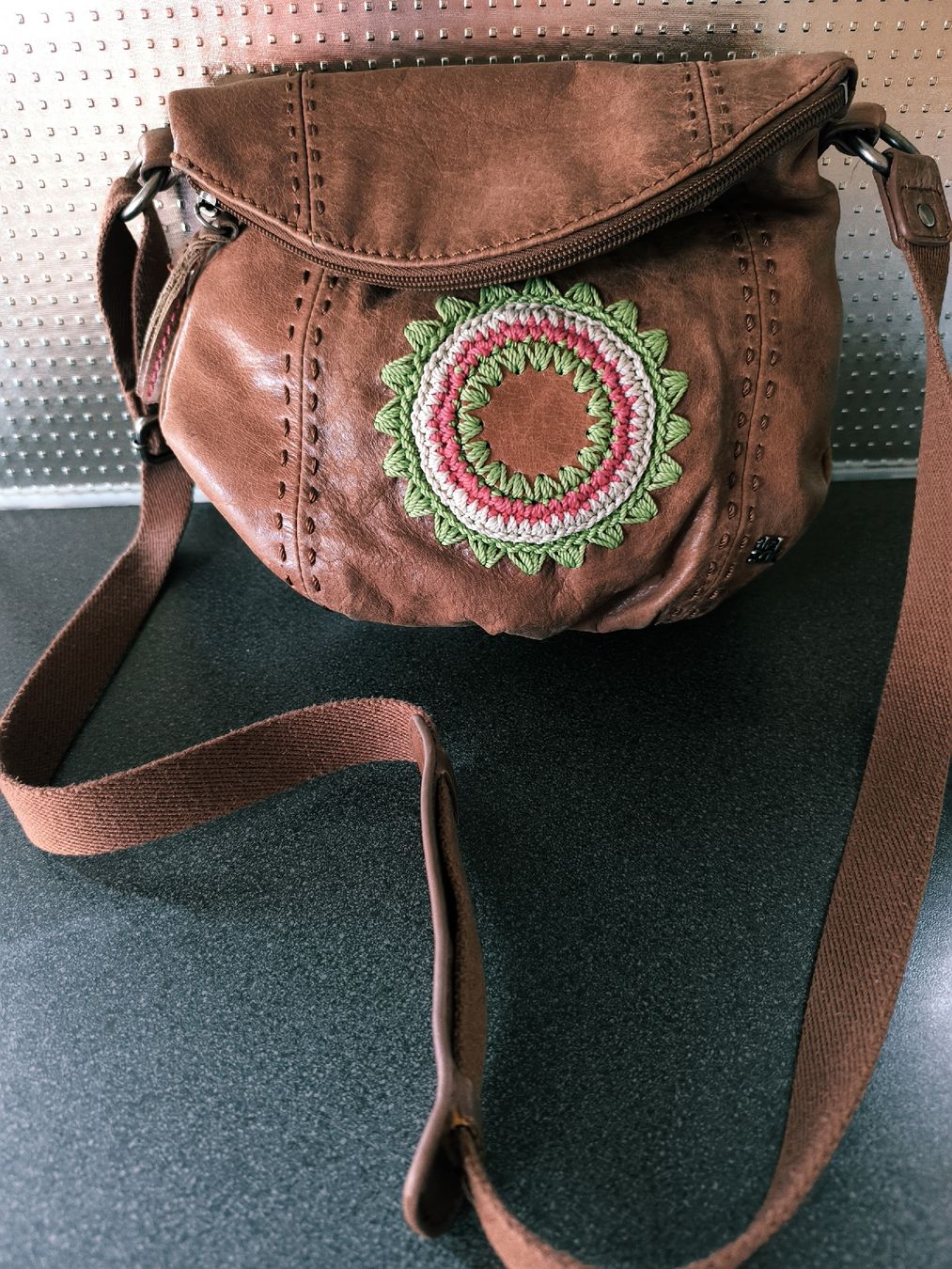 Borse da donna: Original the sak Lederumhängetasche – Usato da Schaffhausen venduto da gab_v5qf