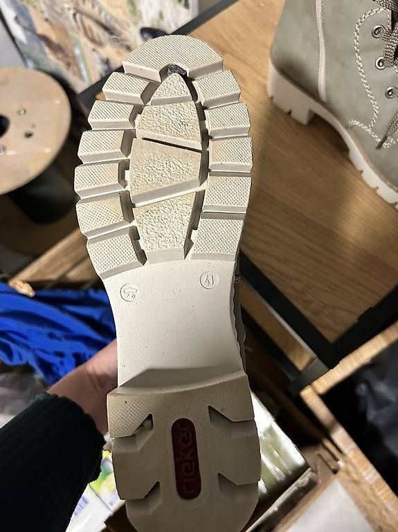 Scarpe da donna: Winterstiefel – Usato da Kaisten venduto da Sommaren 1