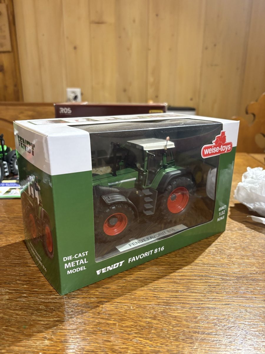 Kit di modellismo & Modellini statici: Fendt favorit 816 1:32 – Nuovo (secondo la descrizione) da Maracon venduto da tro_chq5 1