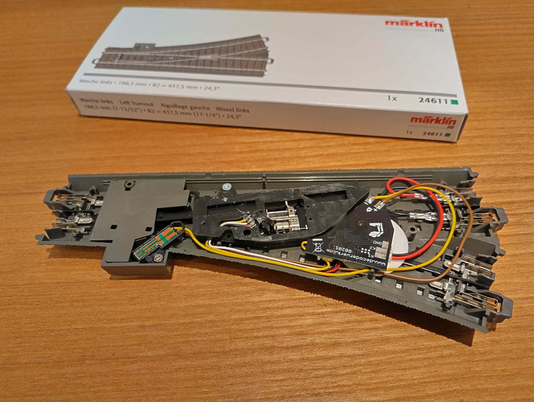 Märklin Trains électriques: Märklin 24611 Weiche links mit Laterne, Decoder und Antrieb – Neuf (Voir description) à Bern par ph73 1