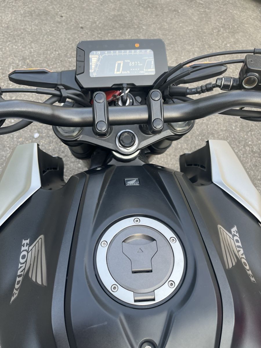 Strada: Motorrad Honda CB 125 R – Usato da Zürich venduto da Dangelo 6
