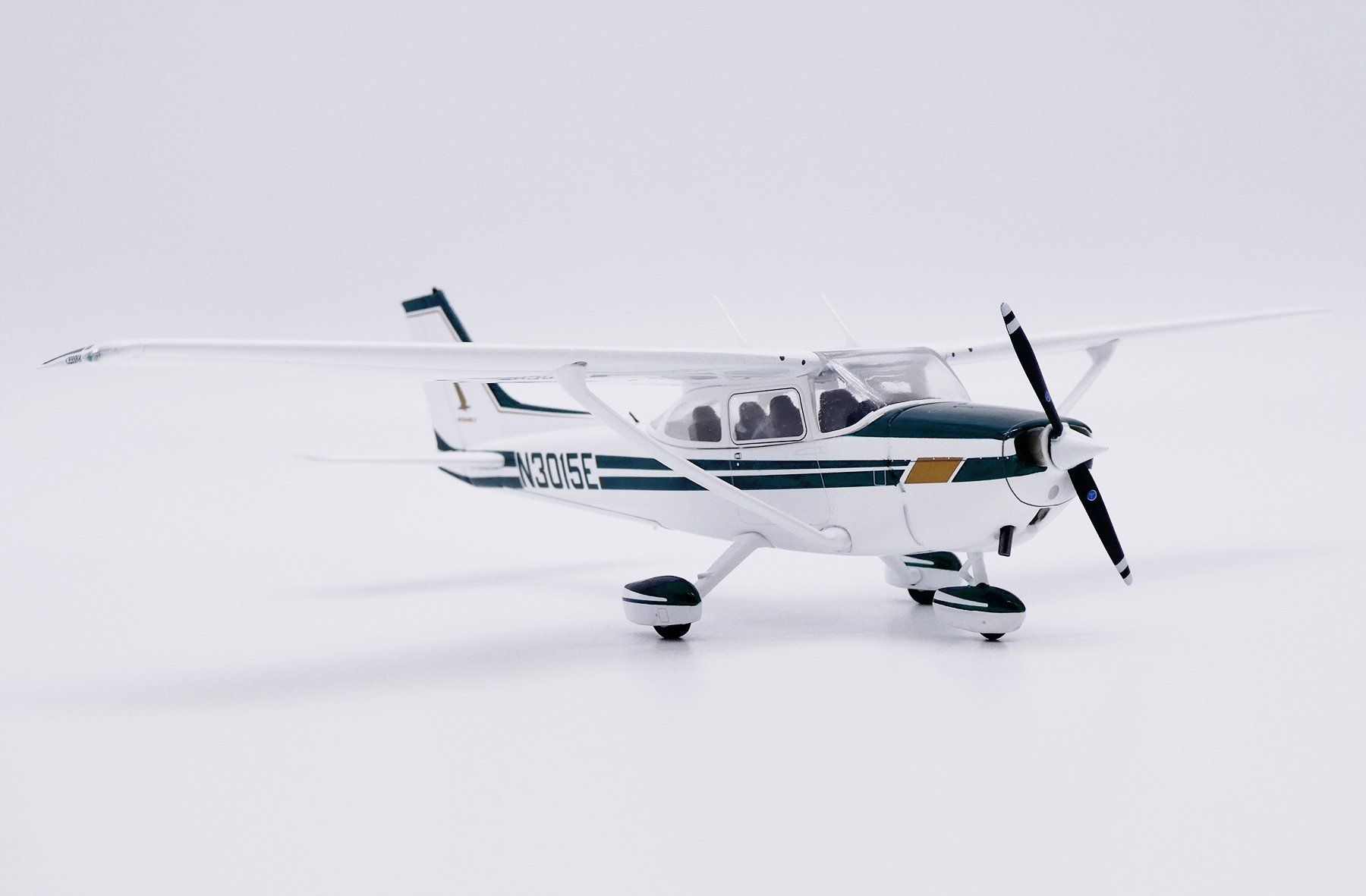 Cessna Modellbausätze & Standmodelle: CESSNA 172 – Neu und originalverpackt aus Morges von iljamuromez 3