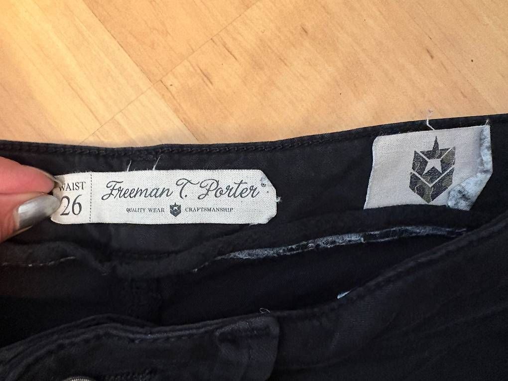 Hosen: Schwarze Freeman Shorts Gr. 26 – Gebraucht aus Willisau von ani_gtk8 1