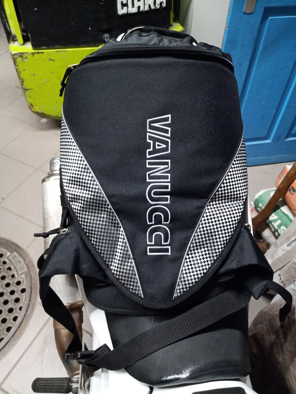 Zaini: Backpack Racing Rucksack / Motorradrucksack – Usato da Oberegg venduto da A-Z.Handel.Loehrer